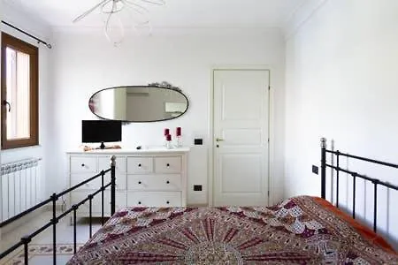 Apartment Housemilia - Royal Palace Palermo