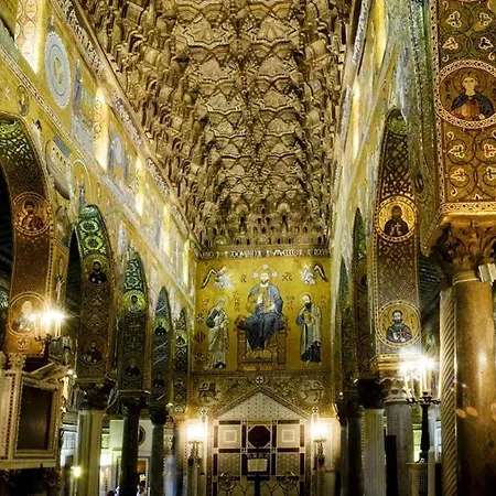 Housemilia - Royal Palace * Palermo